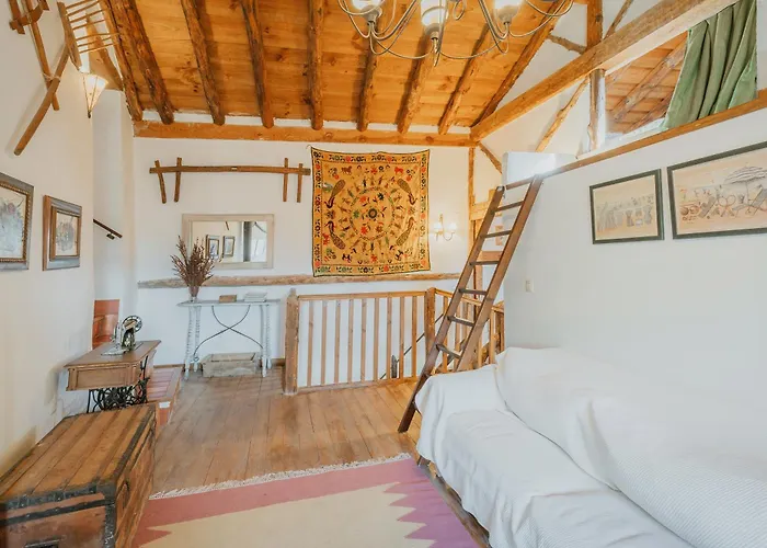 La Casa Del Herrero - *