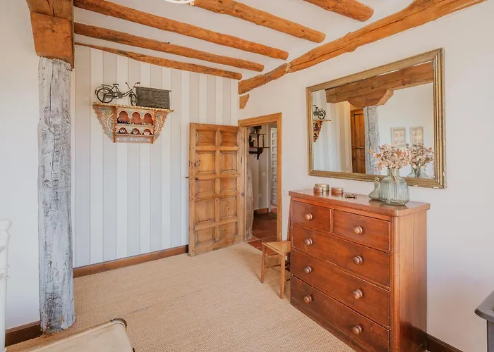 La Casa Del Herrero - *