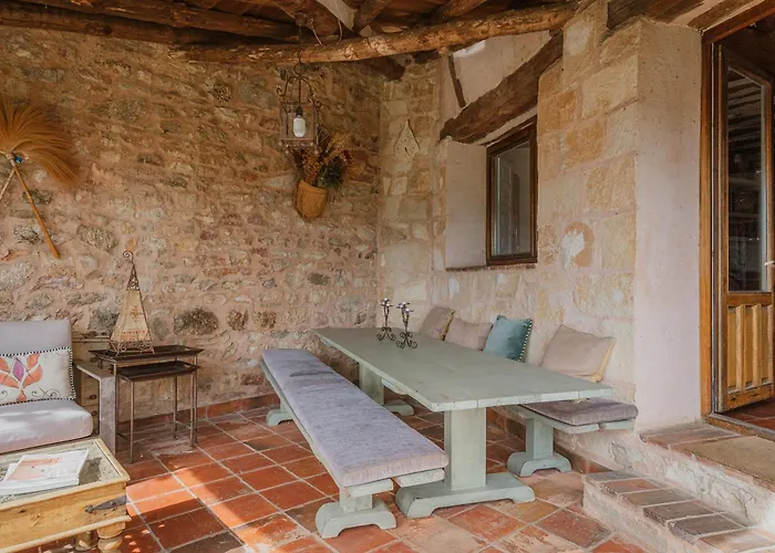 La Casa Del Herrero - *