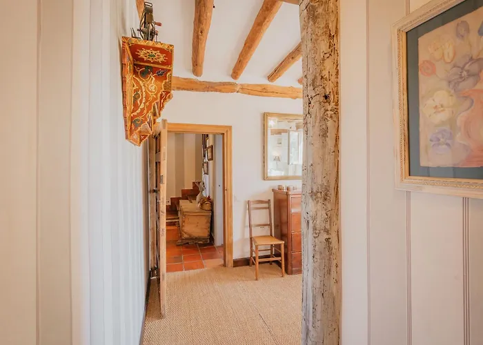 La Casa Del Herrero - *